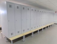 Šatňová skriňa kovová Sum 420 W s lavicou P421 W - 4