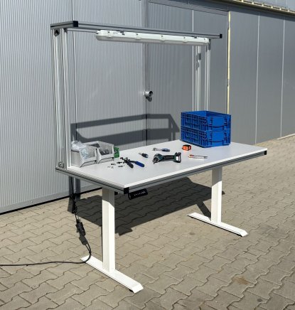 Výškovo nastaviteľný elektrický stôl z hliníkových profilov - 2