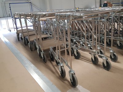 Stohovateľné vozíky na prevoz materiálu